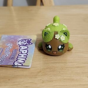 Aphmau Mystery Meemeows Green Cat Figure